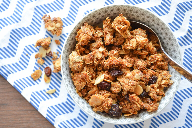 Homemade granola with your own favorite ingredients | epochwellbeing.com