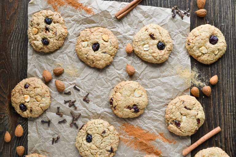 Oatmeal Cookies with Almonds and Cranberries | epochwellbeing.com
