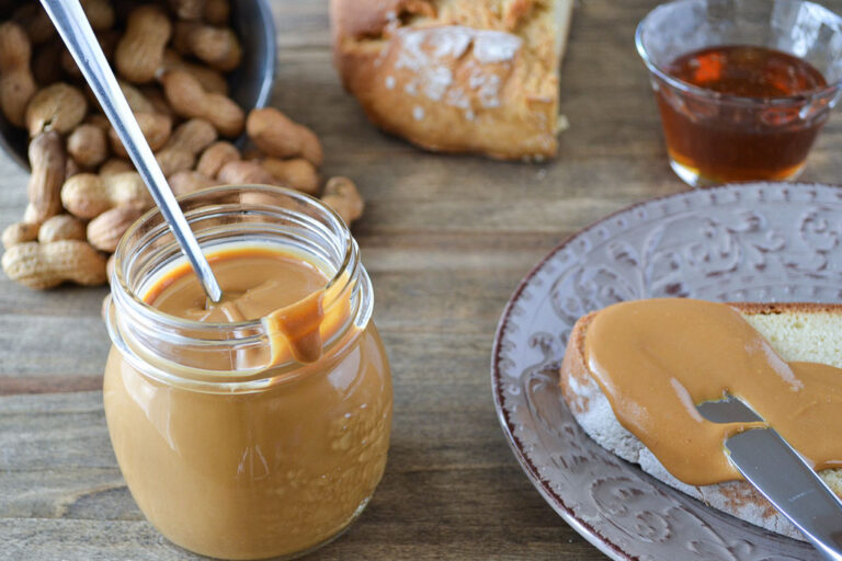 How to make homemade peanut butter | epochwellbeing.com