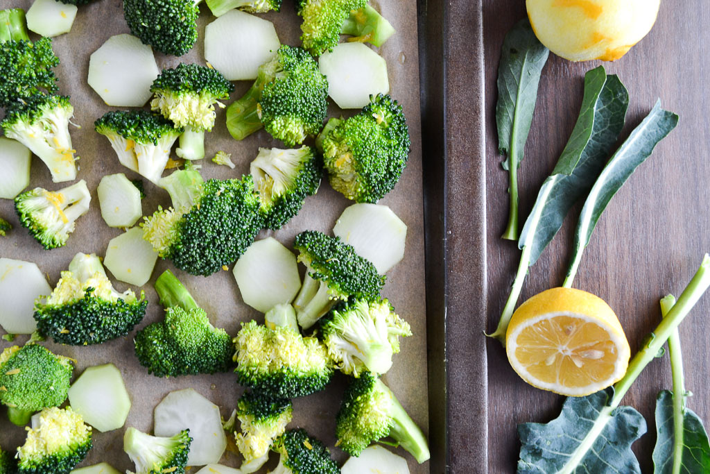 Roasted Broccoli with Lemon and Tahini sauce | offadiet.com