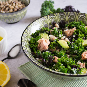 Kale and tuna salad with black-eyed peas and quinoa | epochwellbeing.com